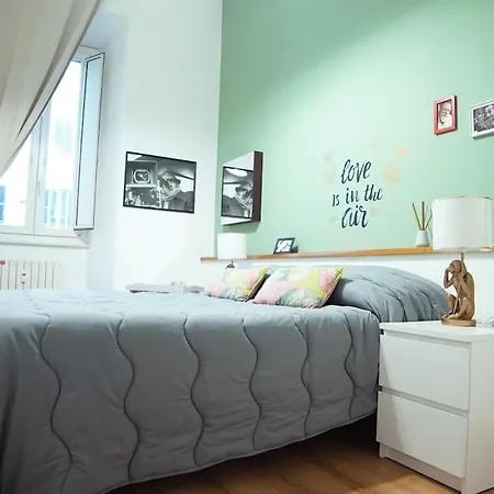 Apartment Flour -