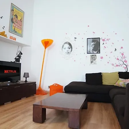 Apartment Flour -